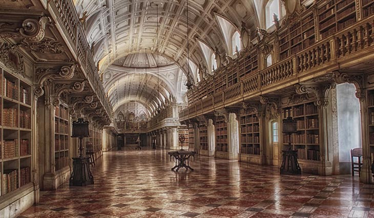 Biblioteca do Palácio Nacional de Mafra (Portugal)